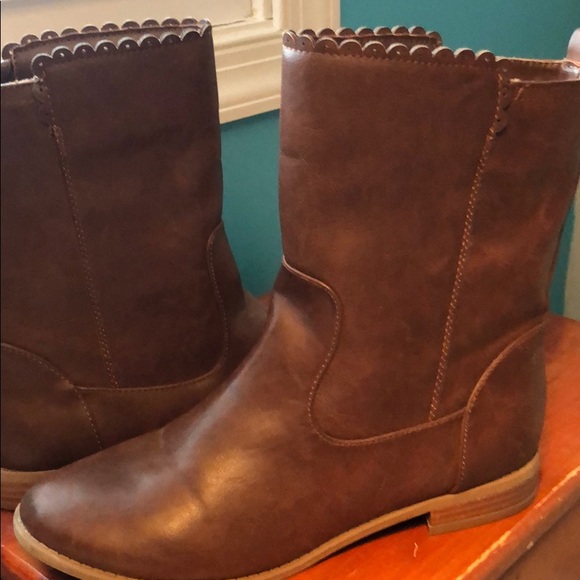 Shoes - Brown boots worn once